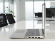 Poleasingowy Dell Latitude 5520 prawy profil z portami